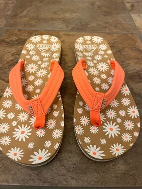 Reef Super Cool Kids Ahi Sandals Daisy Size 6 Coral Pink Flip Flops Beach EUC